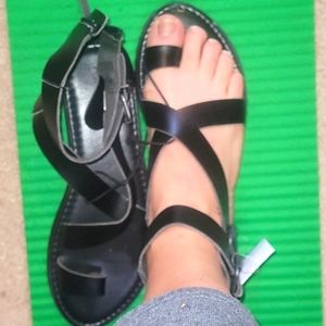 NWT Cute Black Sandals